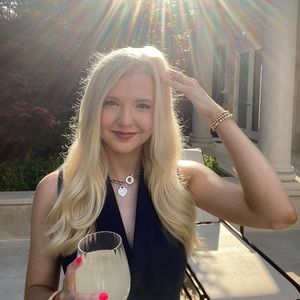 Meet your Posher, Lauren